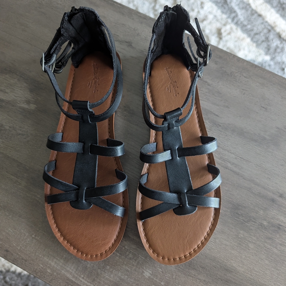 NWOT Black Strappy Sandals F